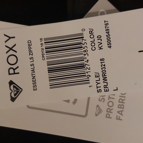 ROXY Essentials Long Sleeve Zip-Up UPF 50 Rashguard Blk/White Size L NWT NEW - Picture 9 of 10